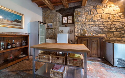 Borgo Colle Ridente 13: Meubles, Design Intérieur, Sol, Bois, Cuisine, Sol, Plafond, Table, Éclairage, Cabinetry