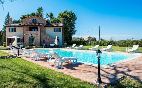 La Torre dei Fagiani 8+2: Piscine, Biens, Hacienda, Recours, Villa, Hôtel, Manoir, Mobilier De Jardin, Eco Hôtel, Ferme