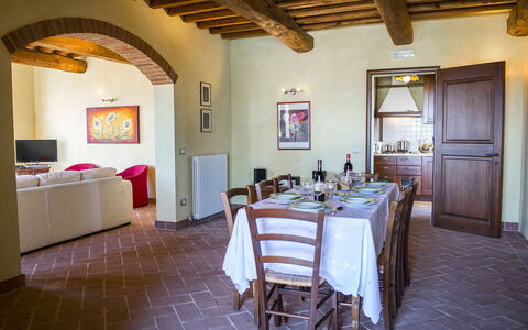 La Torre dei Fagiani 8+2: Meubles, Mur, Design Intérieur, Sol, Table, Plafond, Sol, Chaise, Pièce, Salle À Manger
