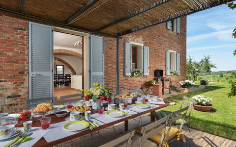 Poggio Vistabella 10: Meubles, Table, Table Cuisine Et Salle A Manger, Chaise, Brique, Tableau De Plein Air, Mobilier De Jardin, Salle À Manger, Nappe De Table, Plante D'Appartement
