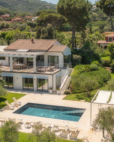 Villa Giomoa 8: Zone Résidentielle, Maison, Domicile, Biens, Chalet, Piscine, Manoir, Ferme, Recours, Villa