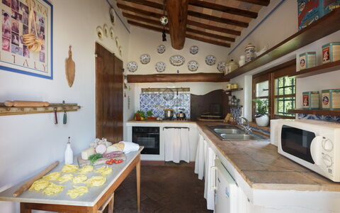 Le Volpaie 6+1: Bois, Meubles, Design Intérieur, Cuisine, Domicile, Sol, Plafond, Pièce, Comptoir, Table Cuisine Et Salle A Manger
