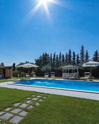 Il Podere di Fi 8: Piscine, Recours, Jardin, Mobilier De Jardin, Aménagement Paysager, Pelouse, Biens, Loisir, Eco Hôtel, Ombre