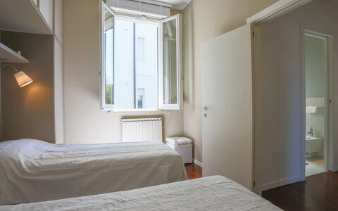 Villa Corona 8: Sol, Design Intérieur, Sol, Appartement, Pièce, Plafond, Chambre, Lit, Dur, Parquet