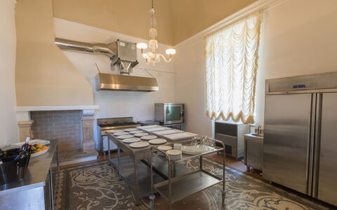 Villa Capozza 18+2: Sol, Cuisine, Plafond, Design Intérieur, Éclairage, Sol, Comptoir, Appareil De Cuisine, Principaux Appliance, Pièce