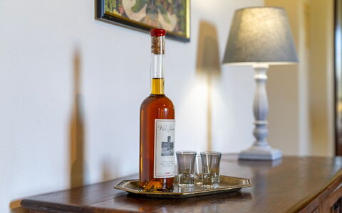 Podere Collelungo 14: Bouteille, Bar, Bouteille En Verre, Drinkware, Verre, Du Vin