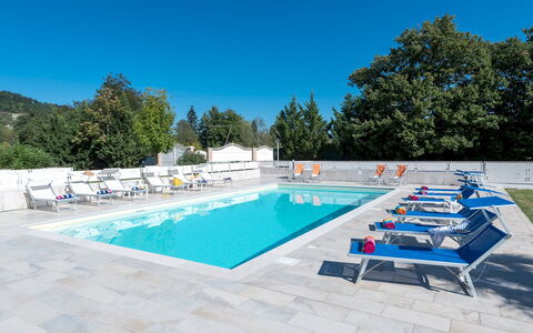 Cascina Marianna 12+4: Bleu, Piscine, Mobilier De Jardin, Recours, Composite, Balancelle, Hôtel, Chaise, Ombre, Thermes