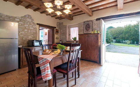 Cascina Marianna 12+4: Meubles, Mur, Table Cuisine Et Salle A Manger, Table, Design Intérieur, Chaise, Sol, Domicile, Salle À Manger, Plafond