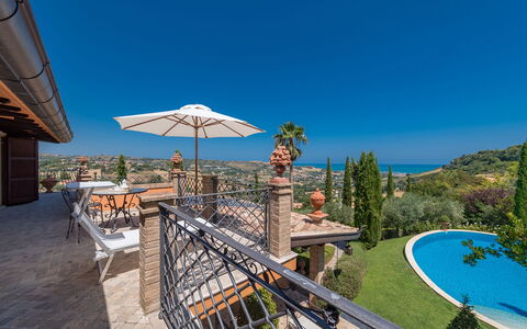 Fontespina 6: Biens, Recours, Balcon, Eco Hôtel, Hacienda, Ombre, Villa, Aménagement Paysager, Piscine, Manoir