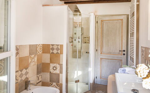La Villetta di Dante 6: Sol, Mur, Sol, Design Intérieur, Bois, Porte, Domicile, Pièce, Salle De Bains, Tuile