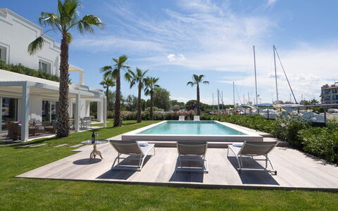 Portoverde Beach Villa 12: Meubles, Recours, Domicile, Ombre, Mobilier De Jardin, Biens, Chaise, Piscine, Eco Hôtel, Villa