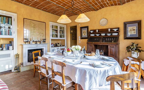 Il Roseto 10: Meubles, Design Intérieur, Chaise, Table, Bois, Sol, Plafond, Table Cuisine Et Salle A Manger, Salle À Manger, Éclairage