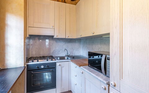 Il Roseto 10: Cuisine, Comptoir, Cabinetry, Appareil De Cuisine, Principaux Appliance, Bois, Sol, Design Intérieur, Evier, Sol