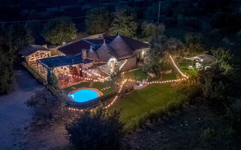 Trulli Littoria 4: Nuit, Paysage, Jardin, Biens, Éclairage Paysager, Minuit, Arrière-Cour, Chalet, Cour