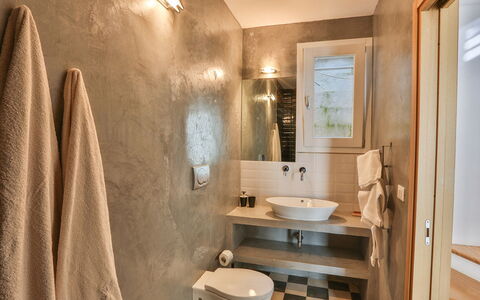Villa Pajare Francesi 8+2: Sol, Design Intérieur, Sol, Mur, Salle De Bains, Luminaire Plomberie, Bois, Lavabo, Évier, Robinet