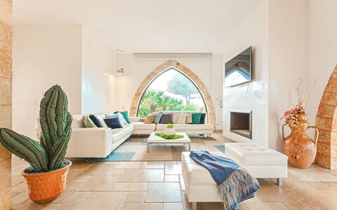Villa Manco 12: Meubles, Design Intérieur, Sol, Canapé, Sol, Salon, Plafond, Pièce, Chaise