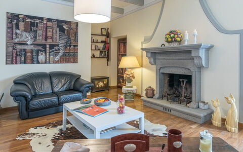 Casa Ciculino 8: Meubles, Design Intérieur, Sol, Canapé, Mur, Sol, Salon, Bois, Pièce, Table