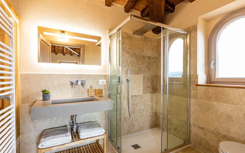 Il Poggiarellone 14: Design Intérieur, Sol, Mur, Luminaire Plomberie, Sol, Bois, Salle De Bains, Éclairage, Plafond, Robinet