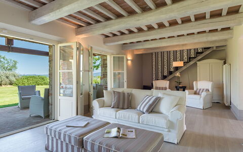 Rosa dei Venti 8: Meubles, Design Intérieur, Bois, Plafond, Domicile, Sol, Pièce, Sol, Chaise, Salon