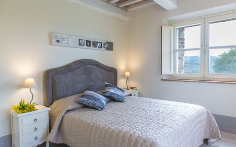 Rosa dei Venti 8: Lit, Meubles, Chambre, Literie, Design Intérieur, Drap De Lit, Linge, Bois, Pièce, Sol
