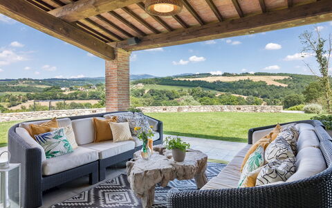 Villa le Fontane 12: Meubles, Canapé, Design Intérieur, Table, Chaise, Salon, Domicile, Sol, Throw Pillow