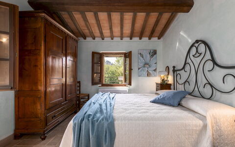 Podere Madonna di Mezzo 6: Mur, Meubles, Chambre, Domicile, Lit, Sol, Design Intérieur, Cadre De Lit, Literie, Pièce