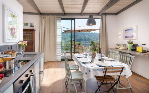Podere Torre delle Sorgenti 4: Meubles, Chaise, Table, Design Intérieur, Table Cuisine Et Salle A Manger, Cuisine, Salle À Manger, Vaisselle, Domicile, Pièce