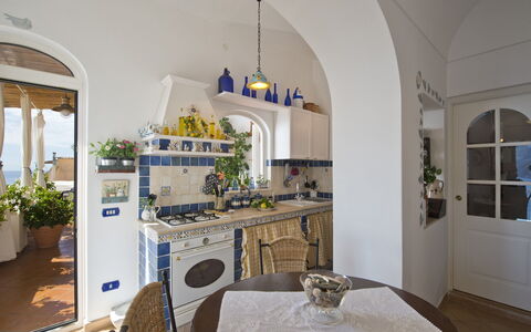 Casa Noemi 4+2: Design Intérieur, Meubles, Cambre, Domicile, Chaise, Pot De Fleur, Plante D'Appartement, Salle À Manger, Table Cuisine Et Salle A Manger, Moulage