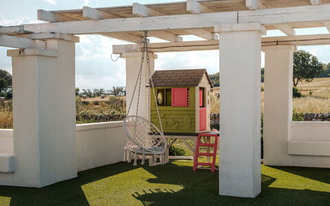 White Stone House 6+1: Colonne, Jardin, Pergola, Mobilier De Jardin, Structure En Plein Air, Aménagement Paysager, Ombre, Pelouse, Arrière-Cour, Chaise
