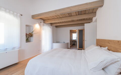 Dimora Montefiore 11: Mur, Chambre, Design Intérieur, Bois, Sol, Lit, Sol, Plafond, Domicile, Meubles