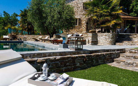 Il Castellaccio 8: Meubles, Mobilier De Jardin, Piscine, Recours, Chaise, Ombre, Loisir, Balancelle, Dalle, Patio