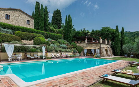 Il Borgo 16: Biens, Piscine, Villa, Hacienda, Eco Hôtel, Hôtel, Cour, Ville Resort