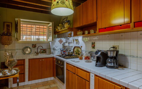 Villa Agave 8: Cuisine, Appareil De Cuisine, Comptoir, Principaux Appliance, Cabinetry, Bois, Design Intérieur, Evier, Meubles, Sol