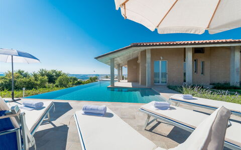 Casa di Eolo 8+2: Bleu, Recours, Piscine, Mer, Mobilier De Jardin, Balancelle, Biens, Loisir, Villa, Océan