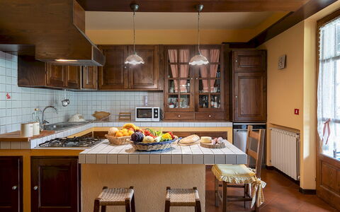 Villa Costanza 6: Meubles, Cuisine, Comptoir, Design Intérieur, Cabinetry, Sol, Appareil De Cuisine, Bois, Luminaire, Sol