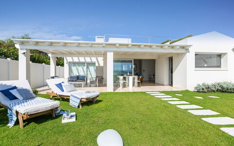 Villa Amar 4: Domicile, Biens, Porche, Jardin, Mobilier De Jardin, Ombre, Structure En Plein Air, Aménagement Paysager, Chaise, Pergola