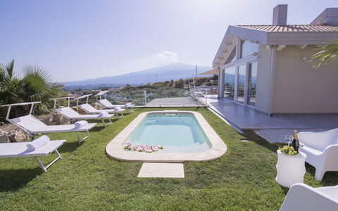 Villa Aura 6: Piscine, Recours, Mobilier De Jardin, Biens, Eco Hôtel, Parapluie, Ombre, Aménagement Paysager, Villa, Hacienda