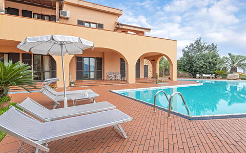Villa Elda 6: Piscine, Recours, Mobilier De Jardin, Eco Hôtel, Hacienda, Hôtel, Villa, Chaise, Ville Resort