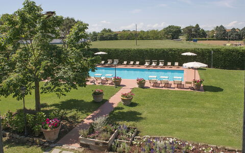Le Caselle 26: Arbuste, Piscine, Recours, Jardin, Loisir, Biens, Eco Hôtel, Ombre, Aménagement Paysager, Hacienda