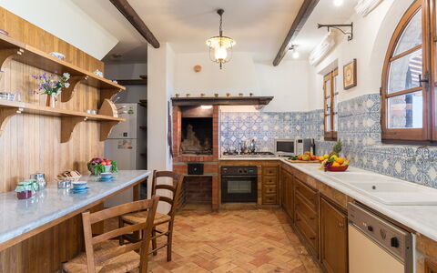 L'Alcova 8+2: Cuisine, Design Intérieur, Bois, Sol, Comptoir, Sol, Plafond, Meubles, Domicile, Cabinetry