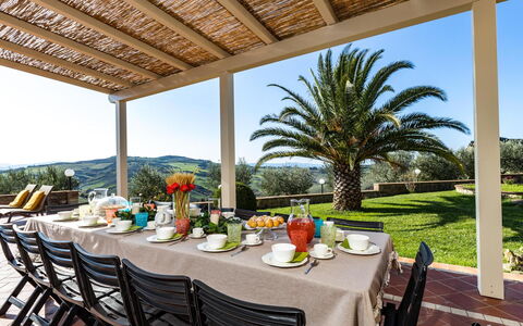 Il Poggiarellino 14: Meubles, Table, Chaise, Table Cuisine Et Salle A Manger, Recours, Mobilier De Jardin, Eco Hôtel, Ombre, Tableau De Plein Air, Jardin