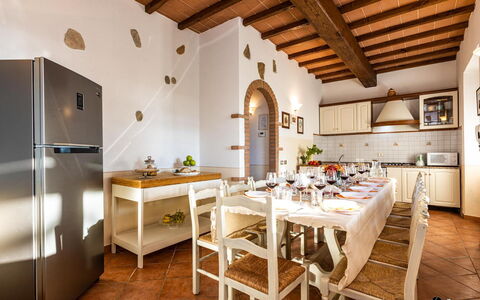 Il Poggiarellino 14: Meubles, Design Intérieur, Mur, Sol, Plafond, Cuisine, Sol, Domicile, Table, Table Cuisine Et Salle A Manger