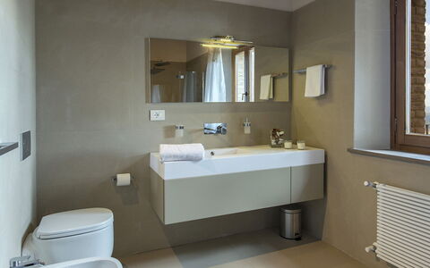La Vecchia Fonte 15: Design Intérieur, Sol, Luminaire Plomberie, Sol, Salle De Bains, Pièce, Éclairage, Évier, Plomberie, Robinet