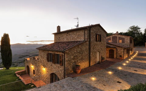 La Vecchia Fonte 15: Architecture, Paysage, Nuit, Village, Biens, Crépuscule, Cheminée, Soirée, Ferme, Villa