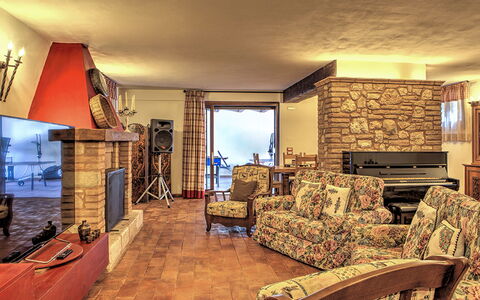 Villa Bella 8: Meubles, Bois, Design Intérieur, Sol, Canapé, Sol, Salon, Plafond, Pièce, Chaise