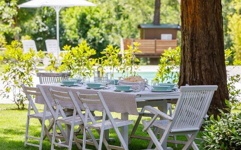 La Casa di Nanì 8: Meubles, Mobilier De Jardin, Table, Chaise, Tableau De Plein Air, Chaise Pliante, Table Cuisine Et Salle A Manger, Nappe De Table, Jardin, Patio