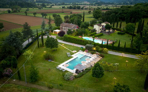 La Colonica 18: Piscine, Zone Résidentielle, Vue Du Ciel, Recours, Jardin, Aménagement Paysager, Design Urbain, Biens, Photographie Aérienne, Thermes