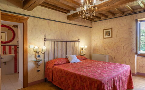 La Colonica 18: Mur, Chambre, Lit, Literie, Drap De Lit, Meubles, Linge, Cadre De Lit, Domicile, Pièce