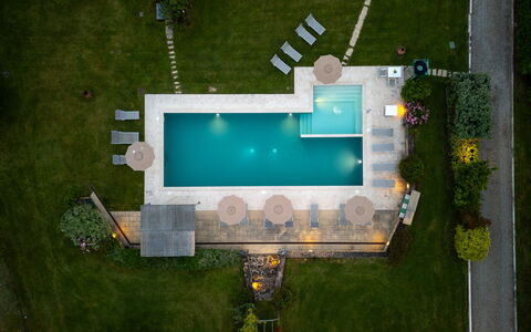 La Colonica 18: Piscine, Recours, Loisir, Mobilier De Jardin, Composite, Thermes, Caractéristique De L'Eau, Eco Hôtel, Balancelle, Jardin