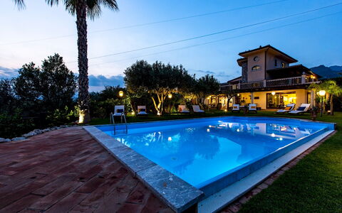 Villa Alba 12: Piscine, Recours, Biens, Eco Hôtel, Nuit, Thermes, Hacienda, Villa, Éclairage Paysager, Hôtel